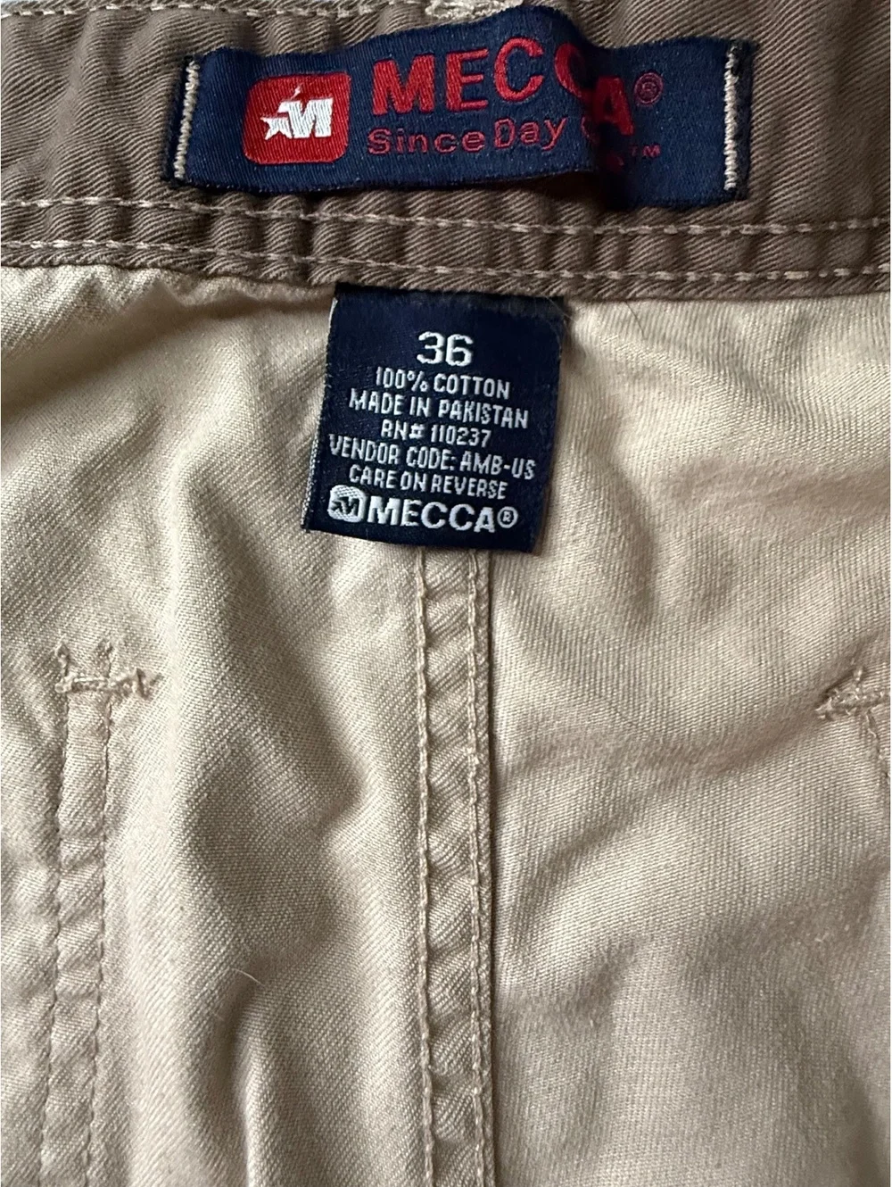 Vtg Mecca USA Mens Cargo Shorts Size 36 Baggy Khaki Tan Cotton Hip Hop Y2K